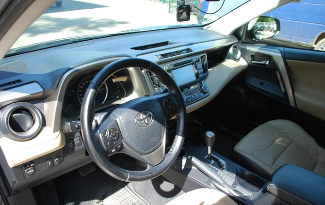 Toyota RAV4 cena 87820 przebieg: 98000, rok produkcji 2015 z Bobolice małe 781